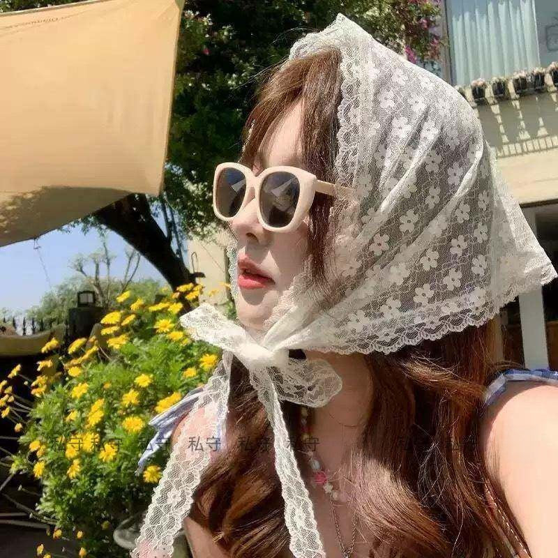 French Style Women’s Tartan Hat Accessories Featuring Chiffon Material With Side Of Fungus Design