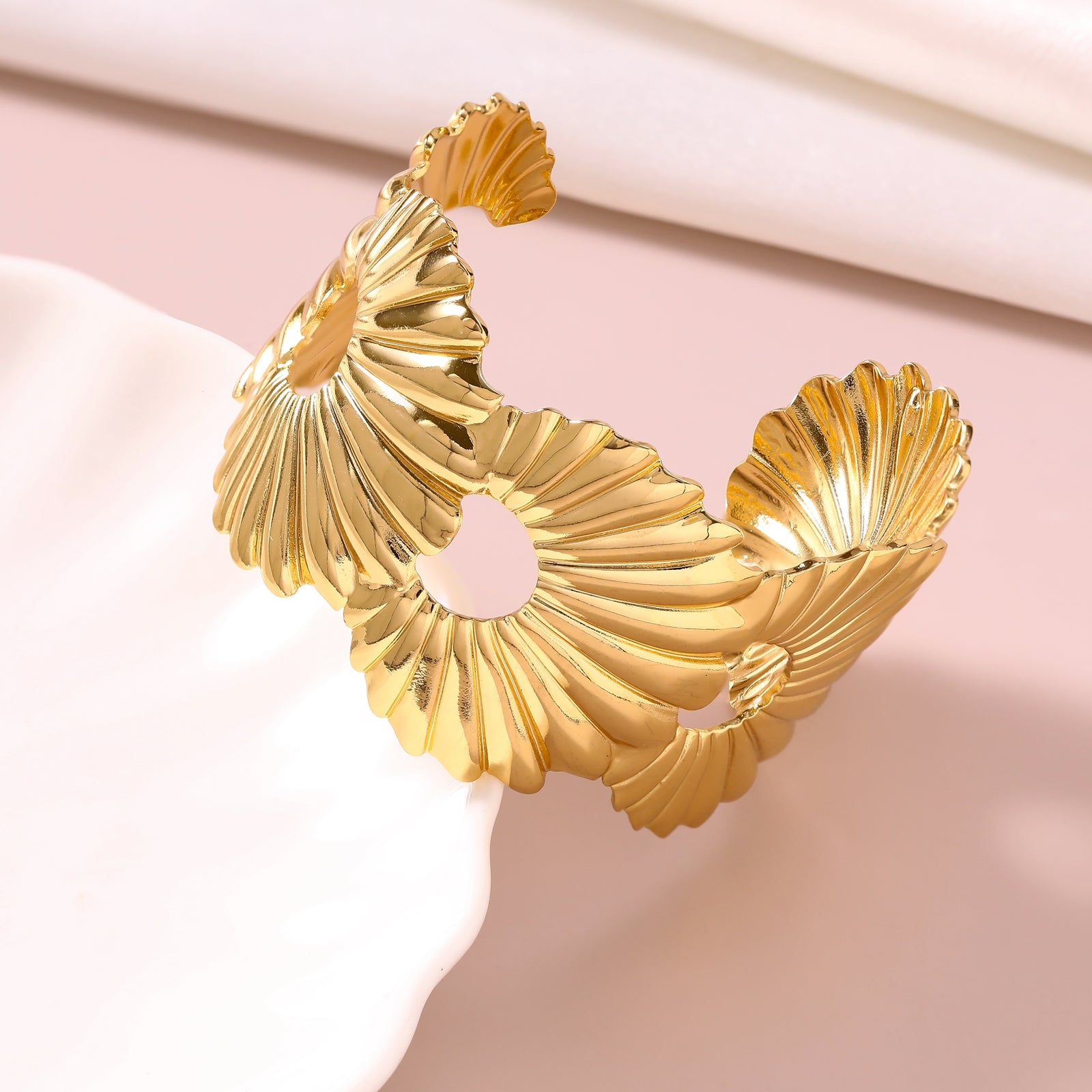 Elegant Stripe Waterproof Non Tarnish Couple Cuff Bracelets In 304 Stainless Steel With Golden Plated Coating 0.05µm-0.08µm