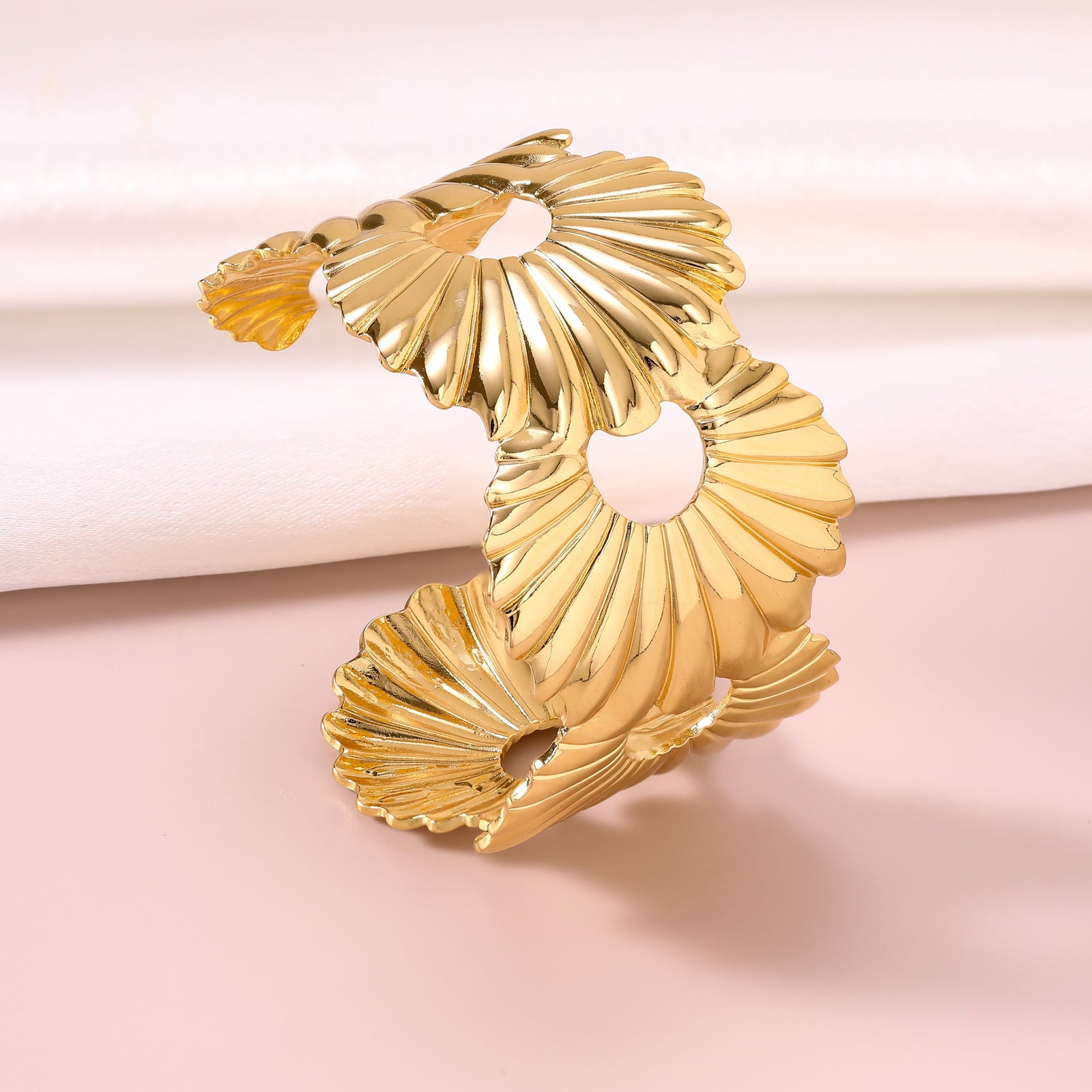 Elegant Stripe Waterproof Non Tarnish Couple Cuff Bracelets In 304 Stainless Steel With Golden Plated Coating 0.05µm-0.08µm