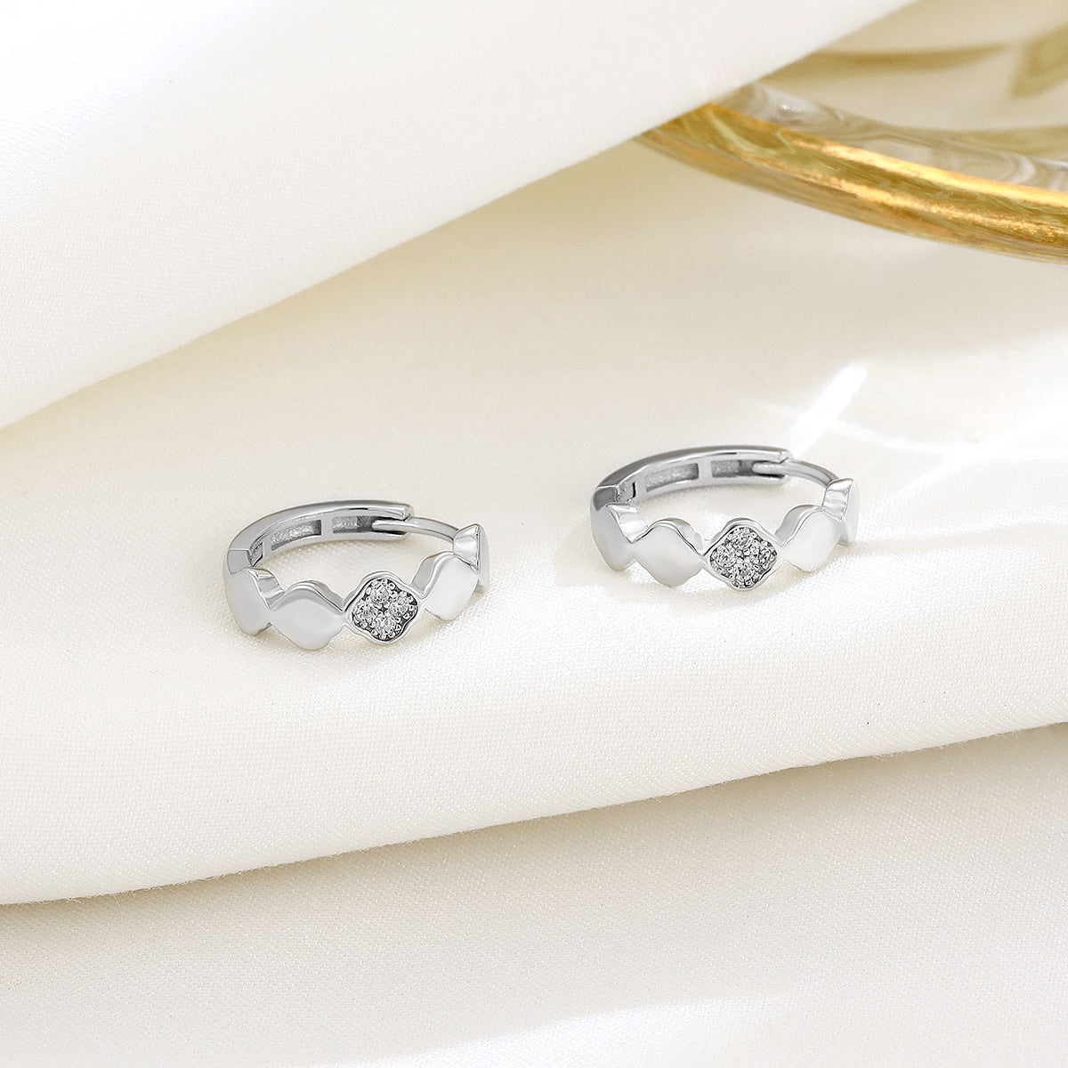 Lucky Heart Earrings For Women In 925 Sterling Silver Featuring New Style Design