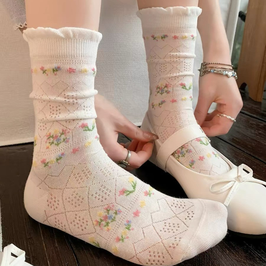 Ditsy Floral New Style Cotton Socks For Women In White, Perfect For Summer Sports And Casual Wear