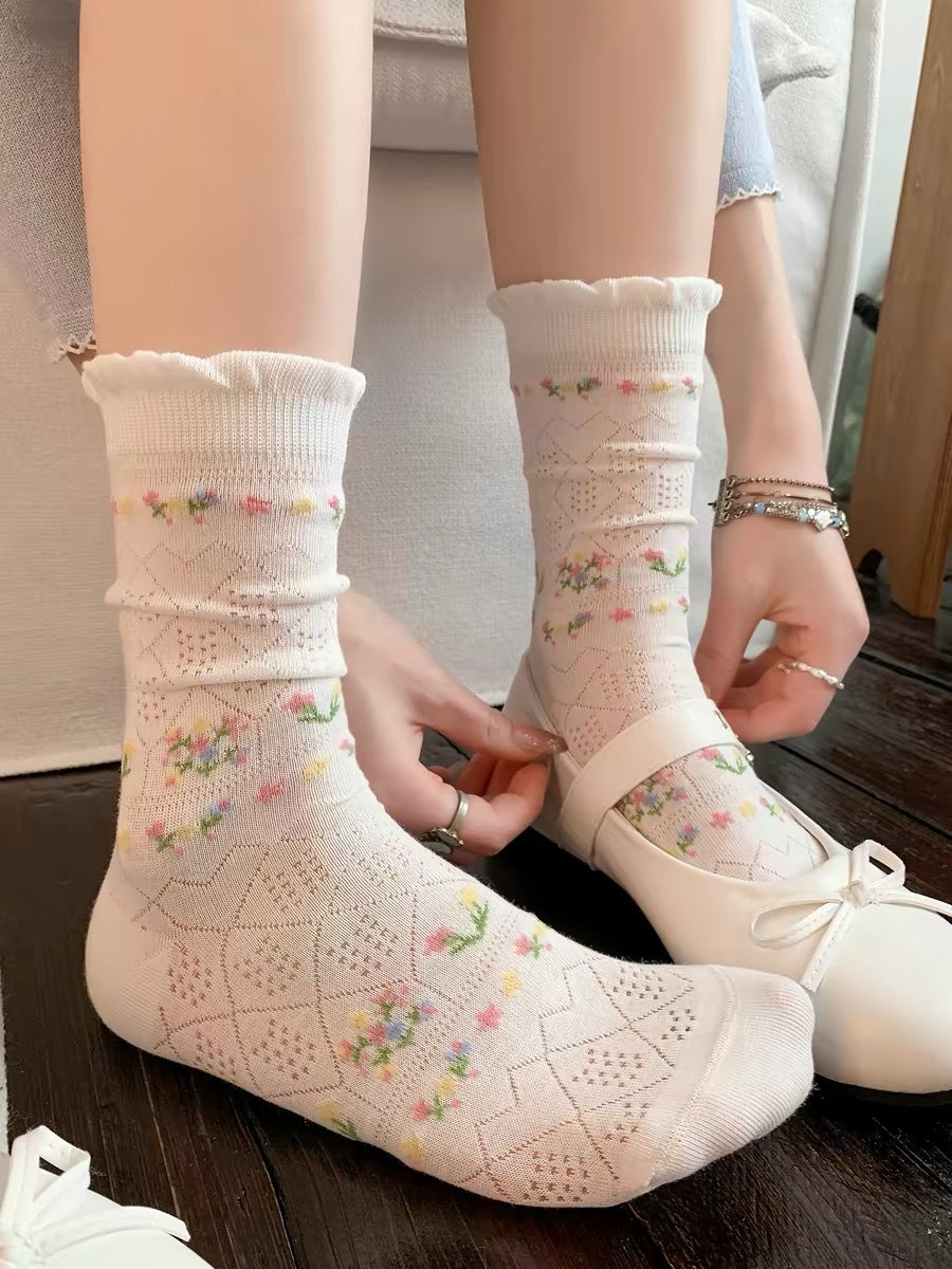 Ditsy Floral New Style Cotton Socks For Women In White, Perfect For Summer Sports And Casual Wear