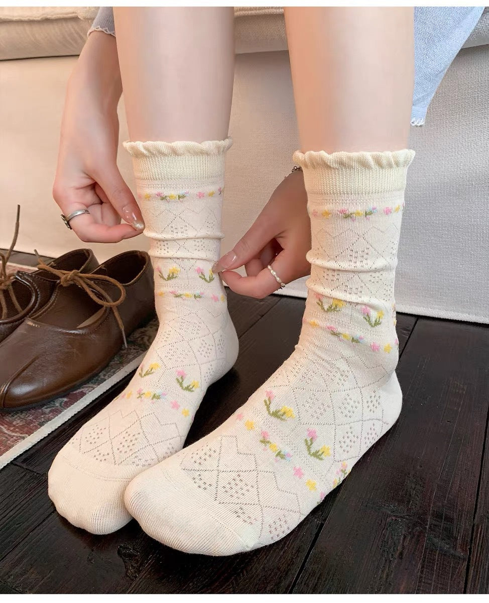 Ditsy Floral New Style Cotton Socks For Women In White, Perfect For Summer Sports And Casual Wear