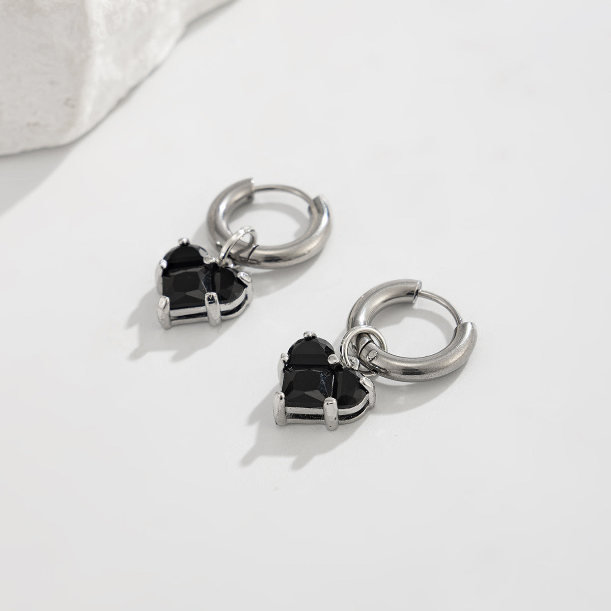 Heart Shape Earrings For Women In Dyed Black With Zircon Inlay Featuring Copper Ear Pins