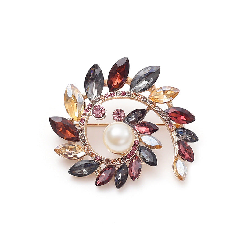 Flowers Pin Made Of Zinc Alloy Featuring Rhinestones Craftsmanship