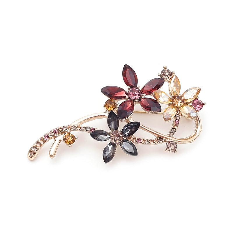 Flowers Pin Made Of Zinc Alloy Featuring Rhinestones Craftsmanship