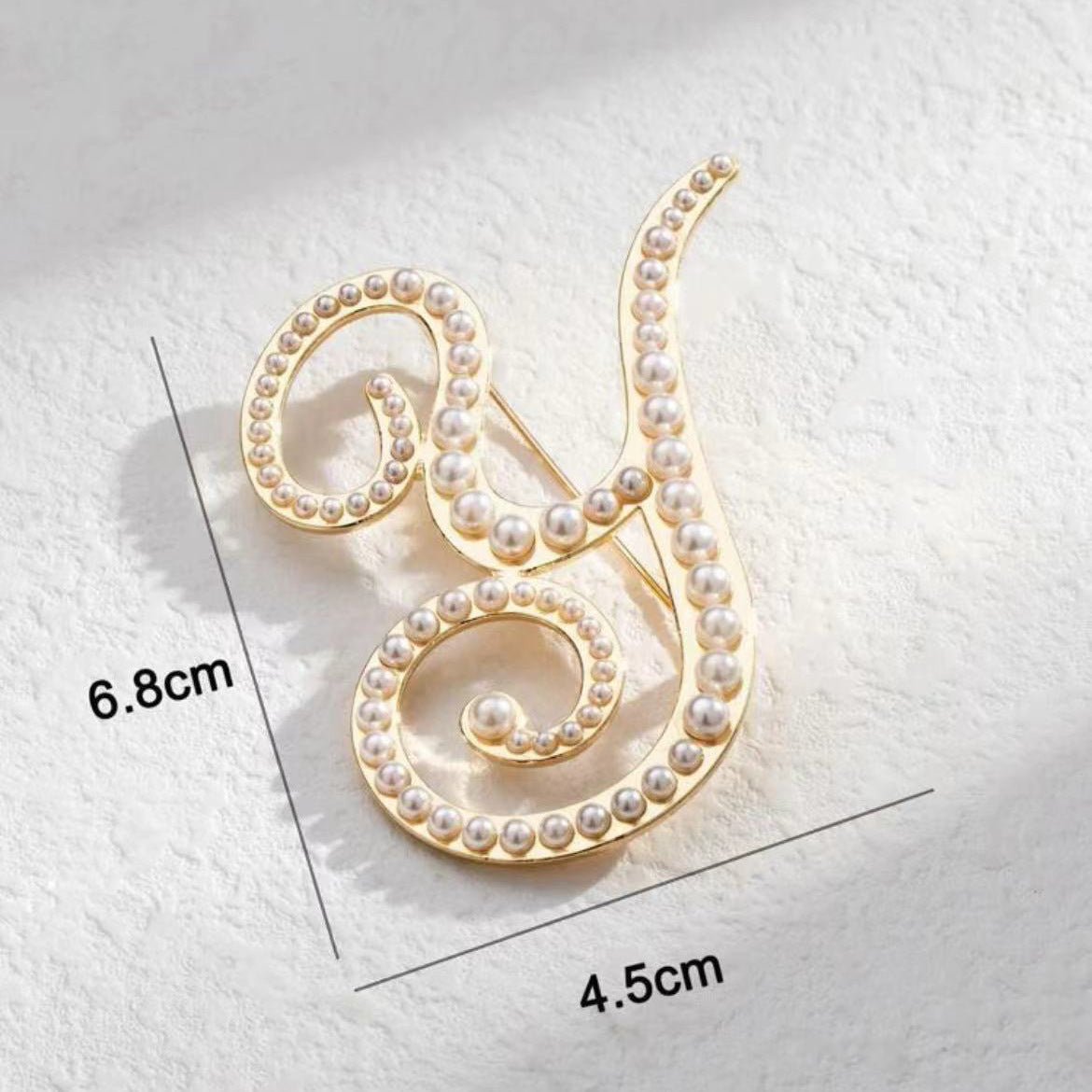 Gold Alloy Pin Featuring Artificial Pearl Inlay With Elegant Pearl Craftsmanship