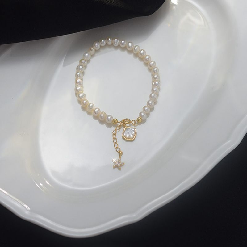 Baroque Style Freshwater Pearl Shell Bracelet For Women Featuring Unique Baroque Pearl Inlay