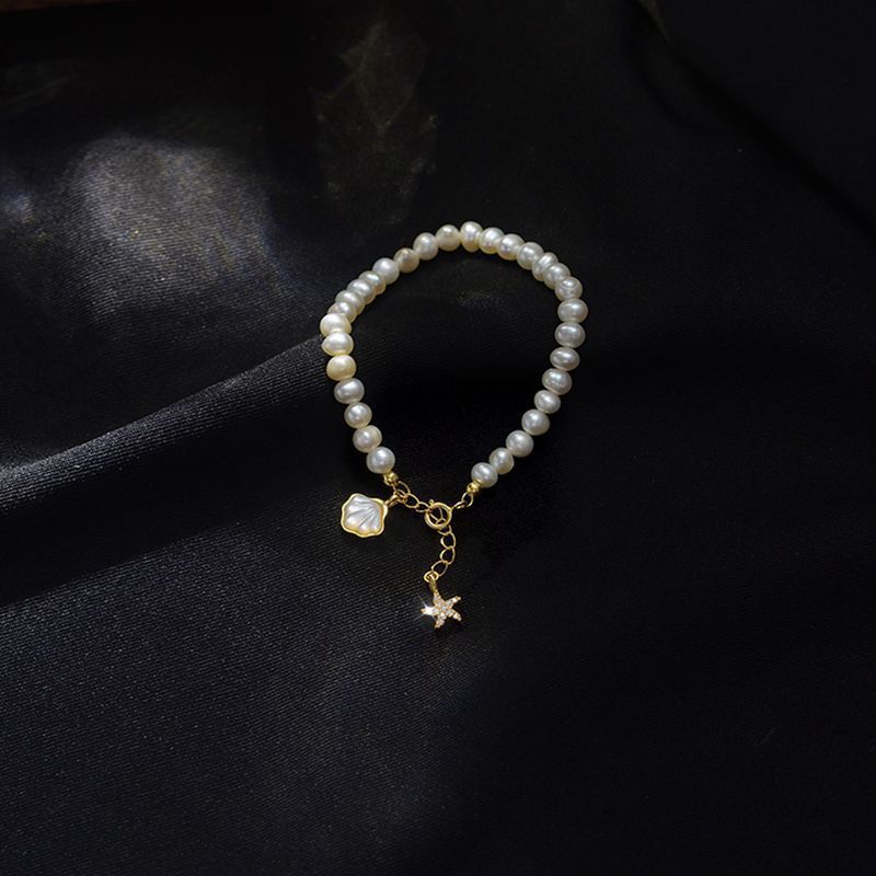 Baroque Style Freshwater Pearl Shell Bracelet For Women Featuring Unique Baroque Pearl Inlay