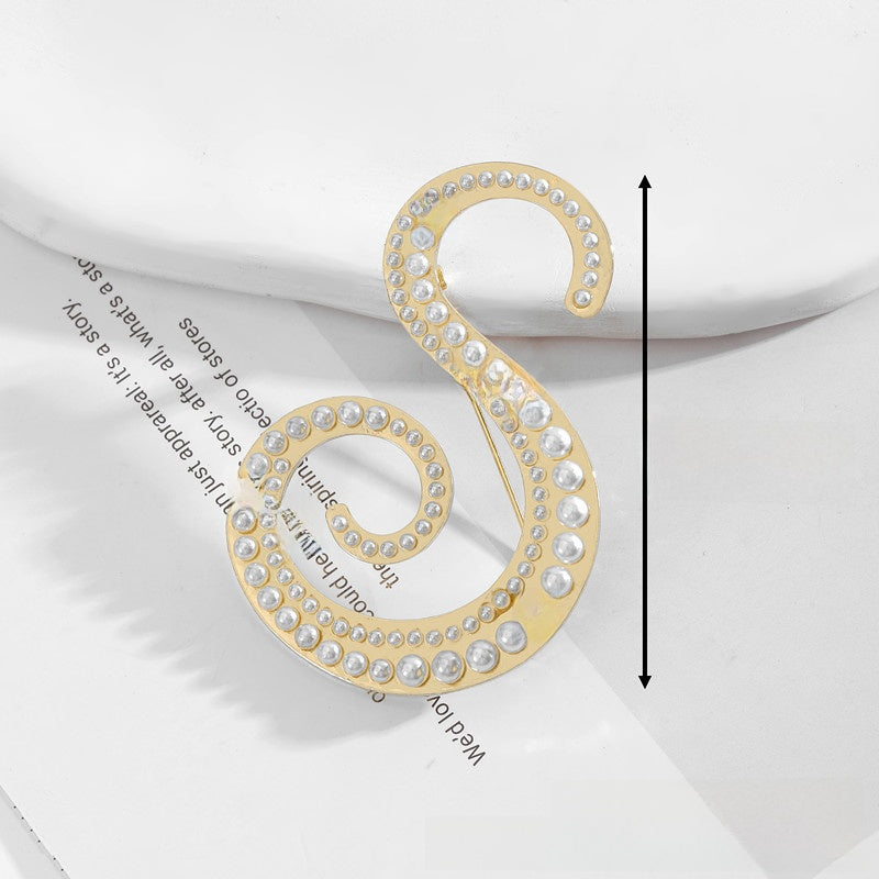 Gold Alloy Pin Featuring Artificial Pearl Inlay With Elegant Pearl Craftsmanship