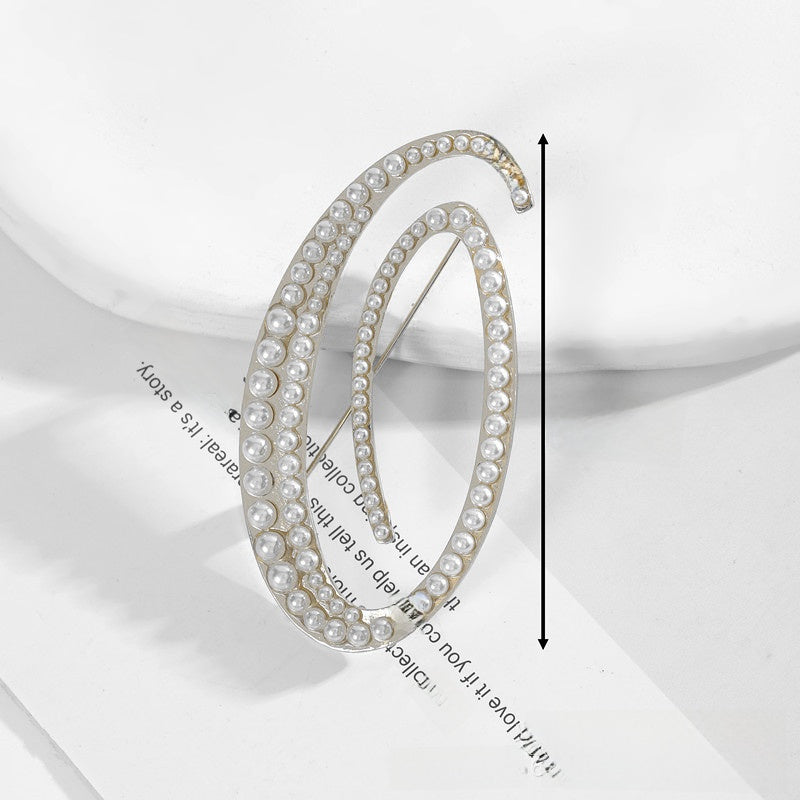 Gold Alloy Pin Featuring Artificial Pearl Inlay With Elegant Pearl Craftsmanship