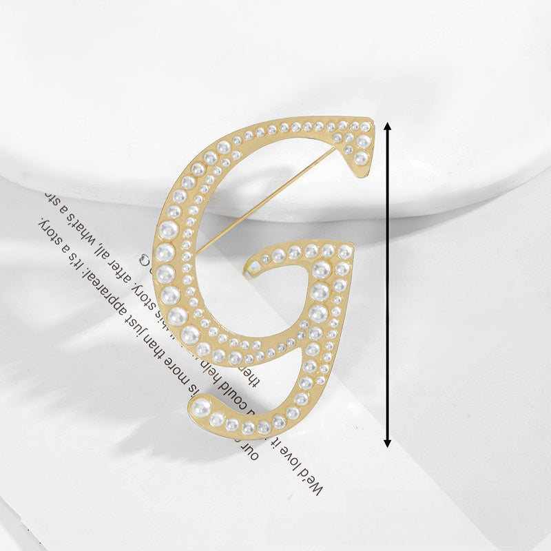 Gold Alloy Pin Featuring Artificial Pearl Inlay With Elegant Pearl Craftsmanship