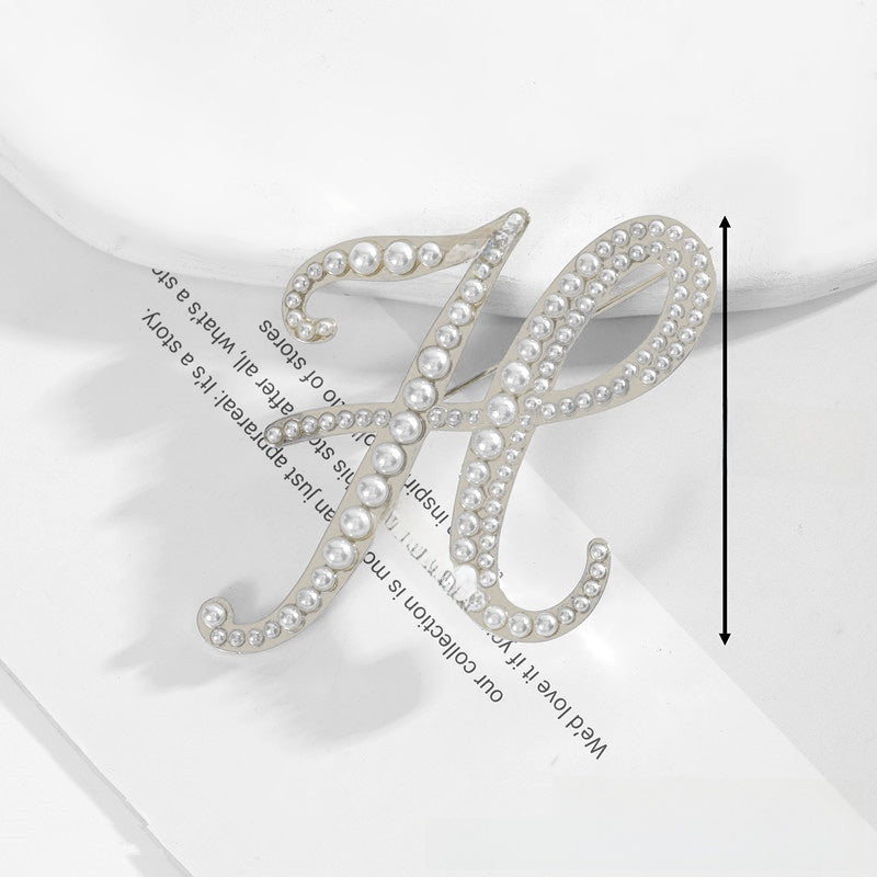 Gold Alloy Pin Featuring Artificial Pearl Inlay With Elegant Pearl Craftsmanship
