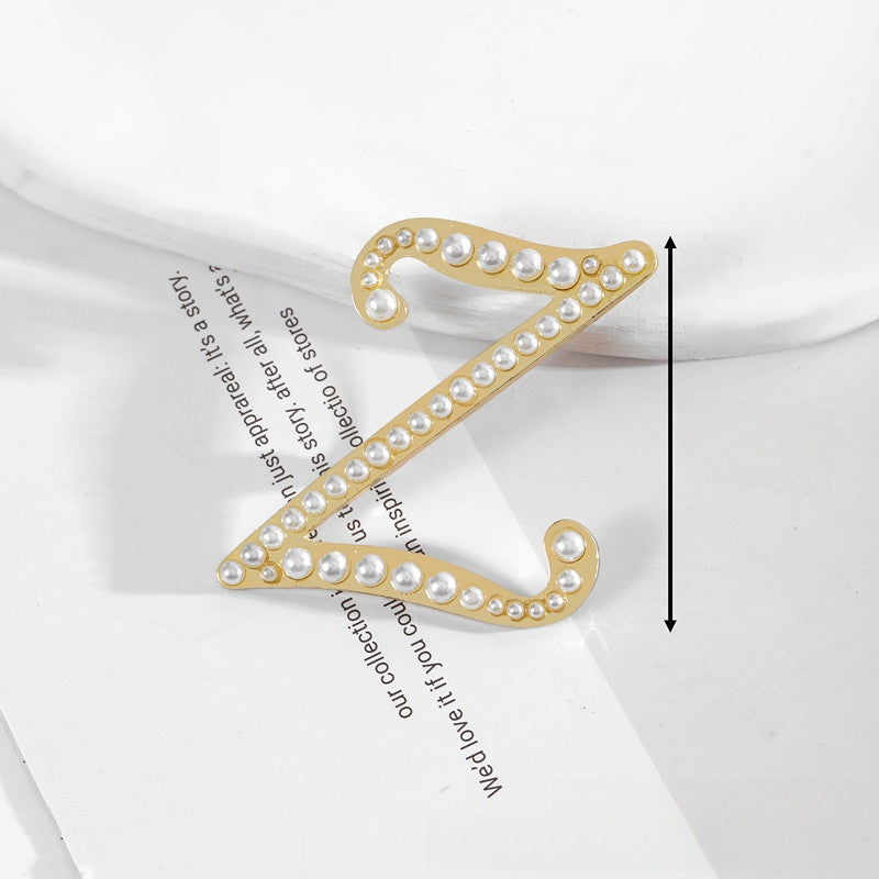 Gold Alloy Pin Featuring Artificial Pearl Inlay With Elegant Pearl Craftsmanship