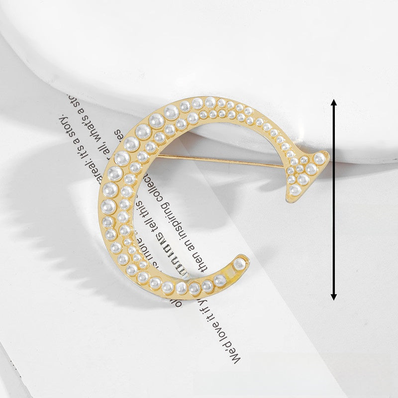 Gold Alloy Pin Featuring Artificial Pearl Inlay With Elegant Pearl Craftsmanship