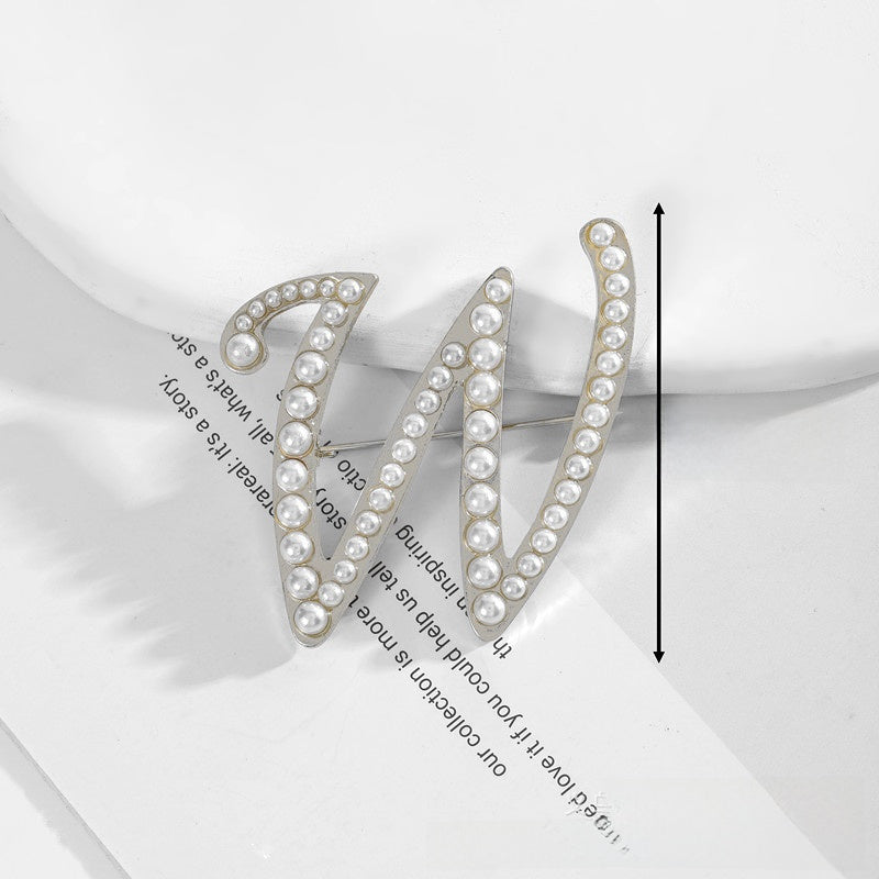 Gold Alloy Pin Featuring Artificial Pearl Inlay With Elegant Pearl Craftsmanship