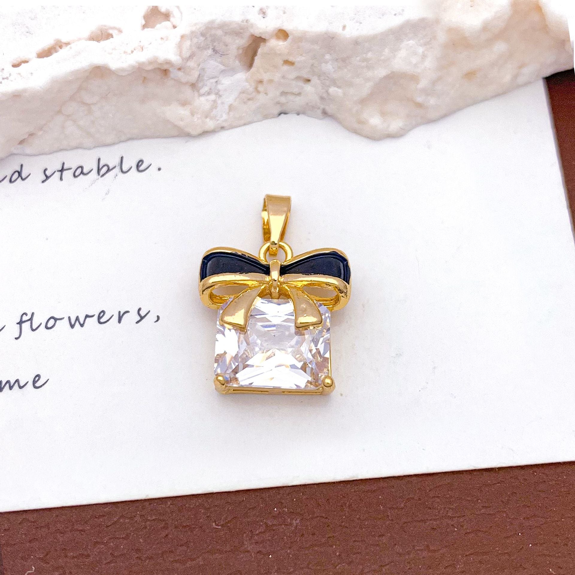 Bow Tie Pendant For Women With Electroplated Gold Plating And Tassel Design In Copper, Ideal For Winter