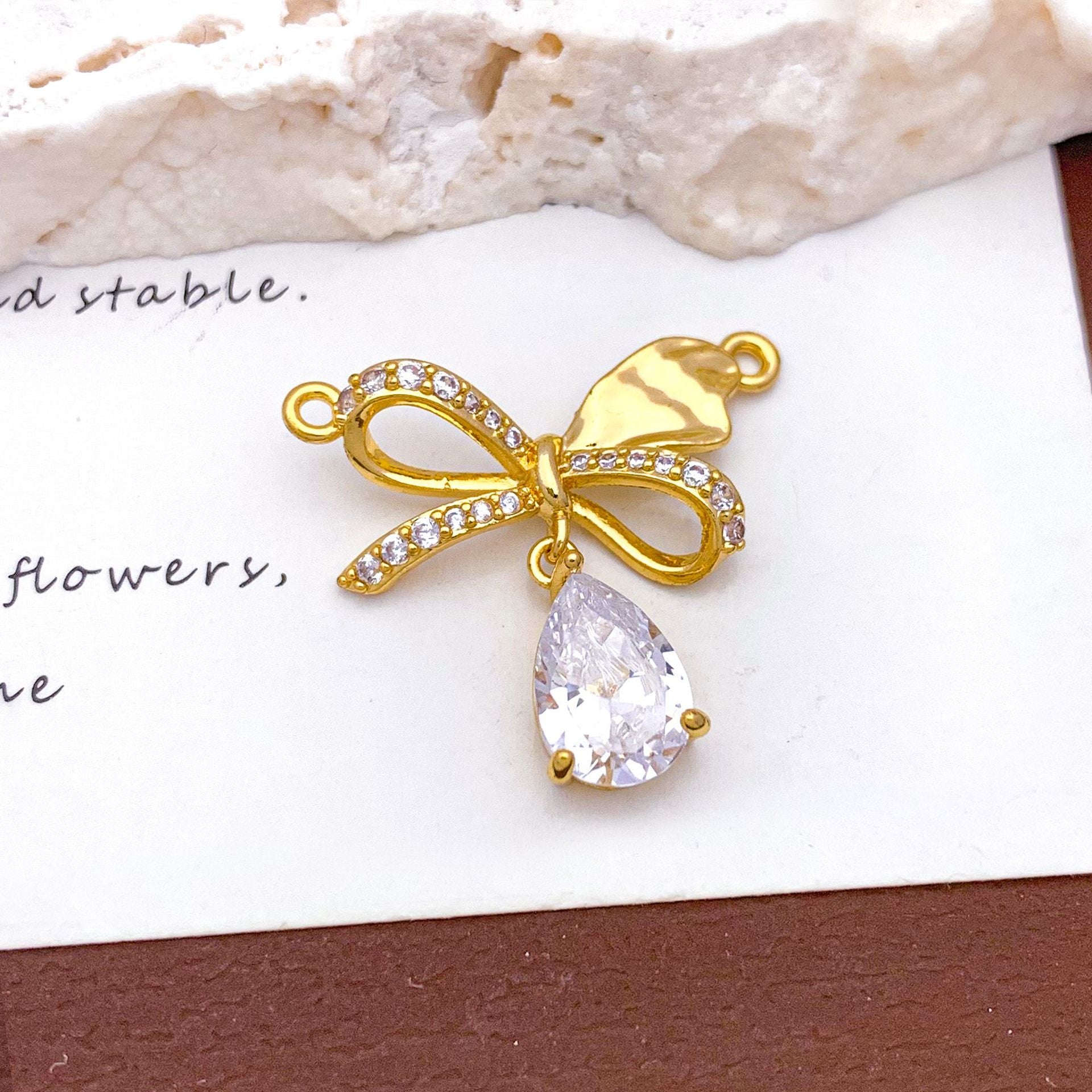 Bow Tie Pendant For Women With Electroplated Gold Plating And Tassel Design In Copper, Ideal For Winter