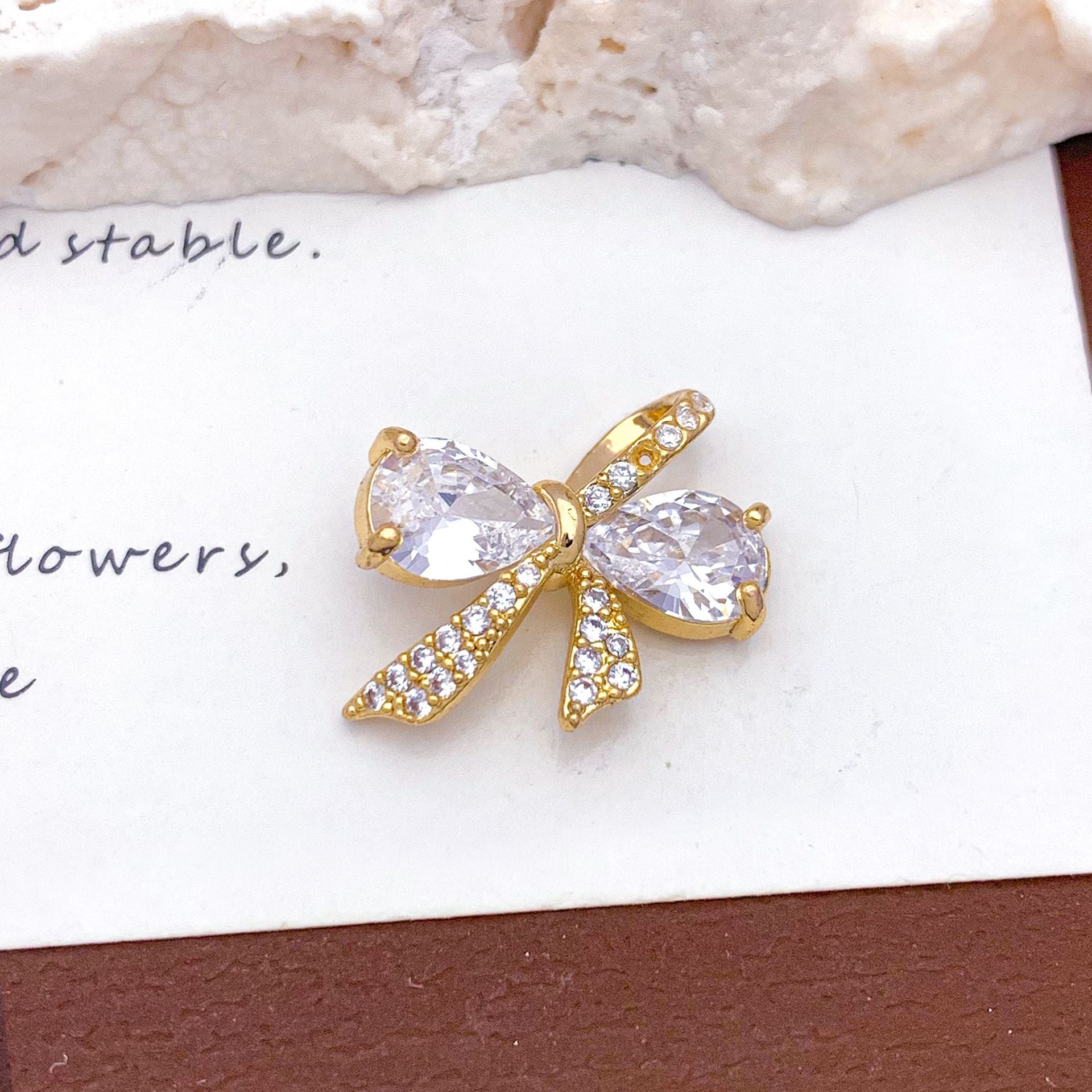 Bow Tie Pendant For Women With Electroplated Gold Plating And Tassel Design In Copper, Ideal For Winter