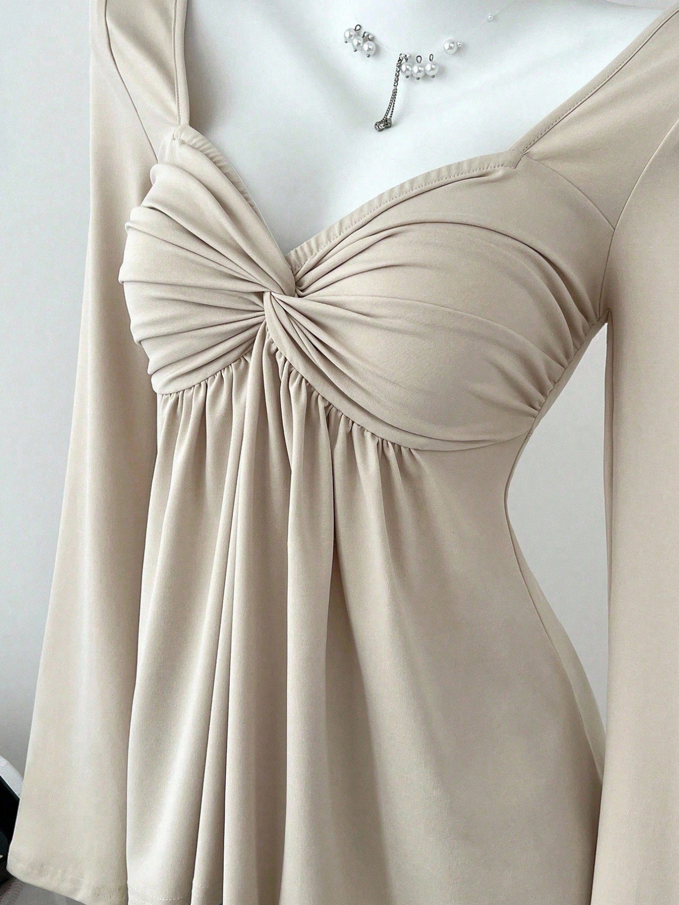 Elegant Solid Color Long Sleeve T-shirt In Polyester Fabric Featuring Folds Detail