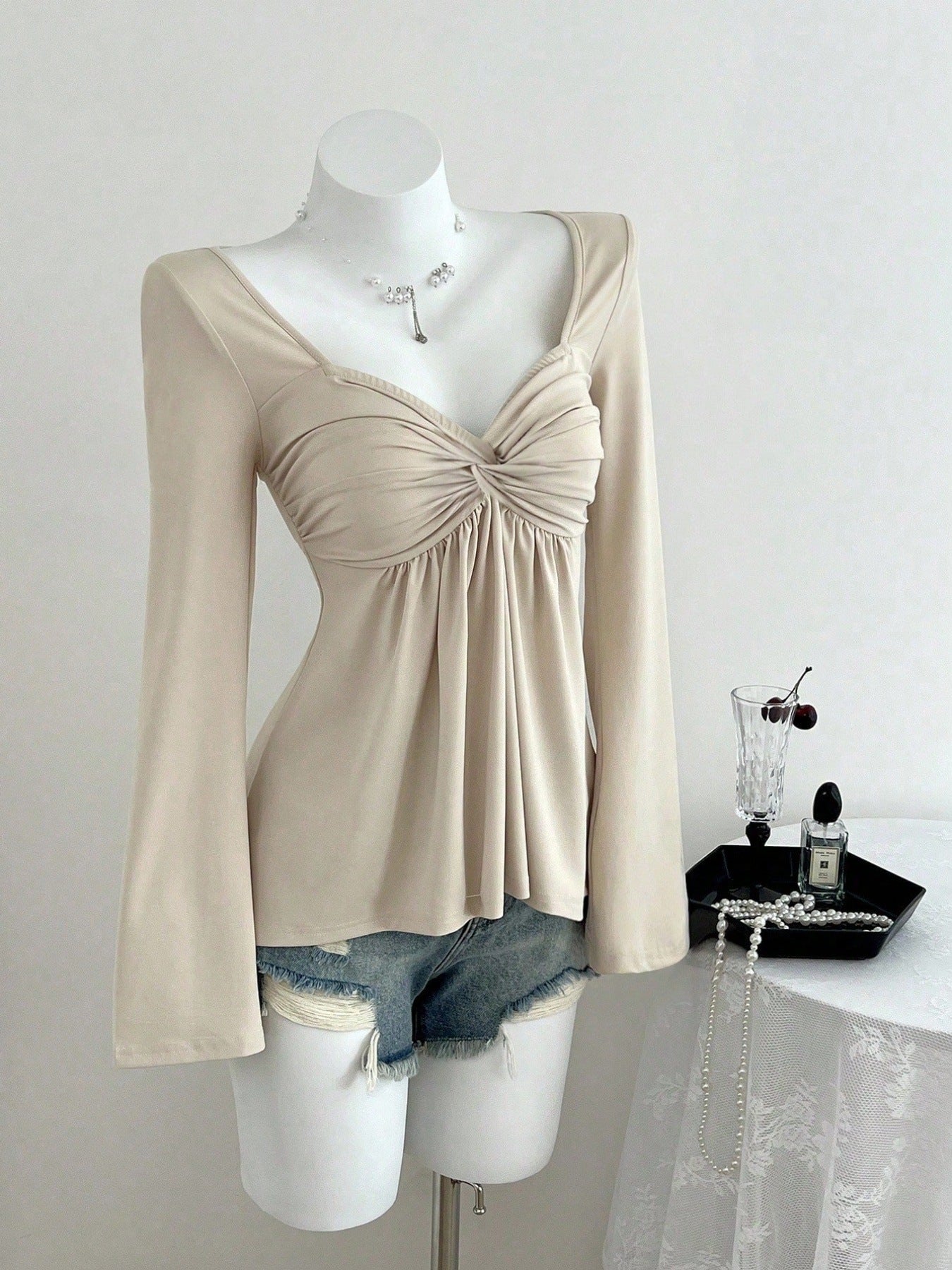 Elegant Solid Color Long Sleeve T-shirt In Polyester Fabric Featuring Folds Detail