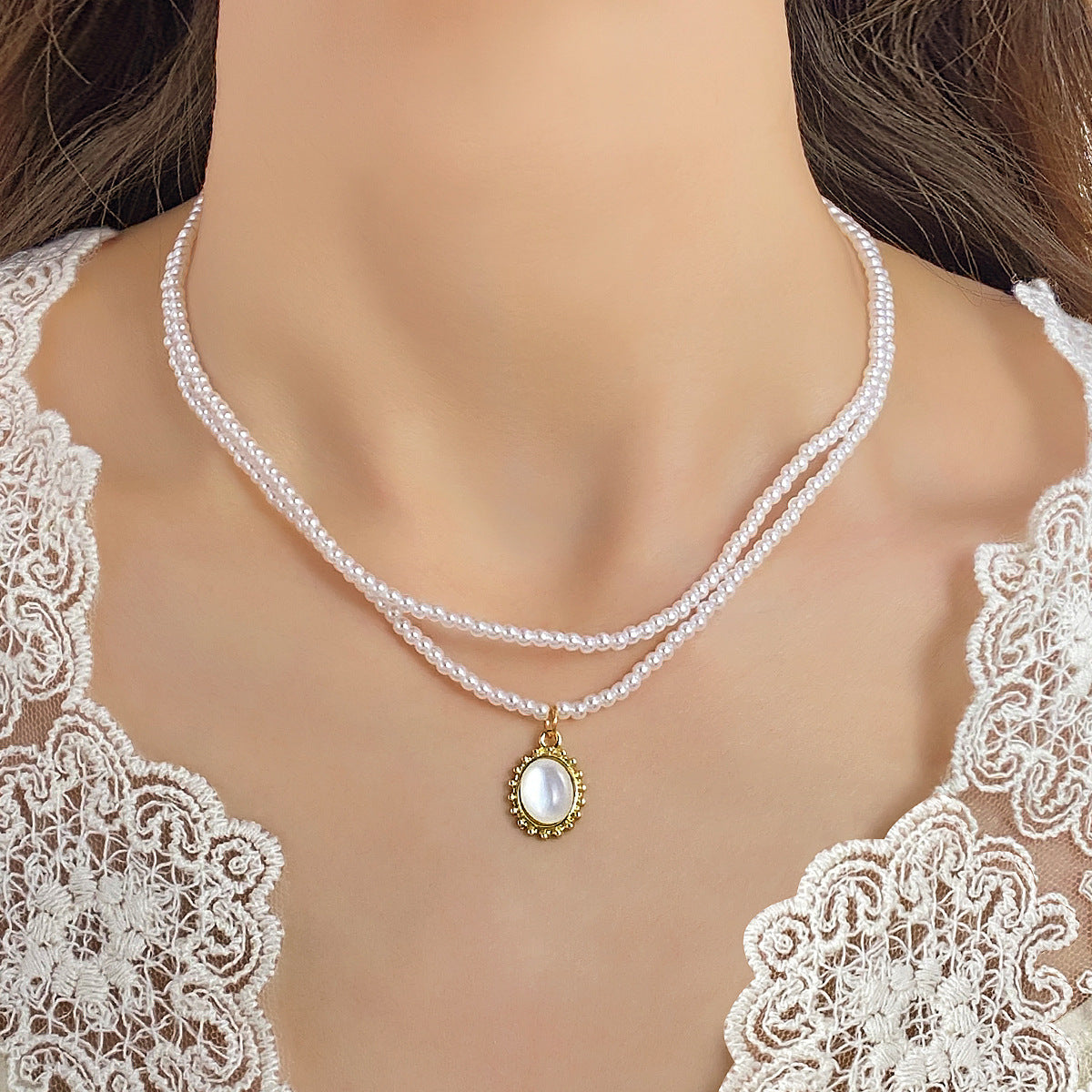 Heart Shape Necklace For Women With May Birthstone Emerald Rhinestones In Alloy, Featuring Beaded Chain