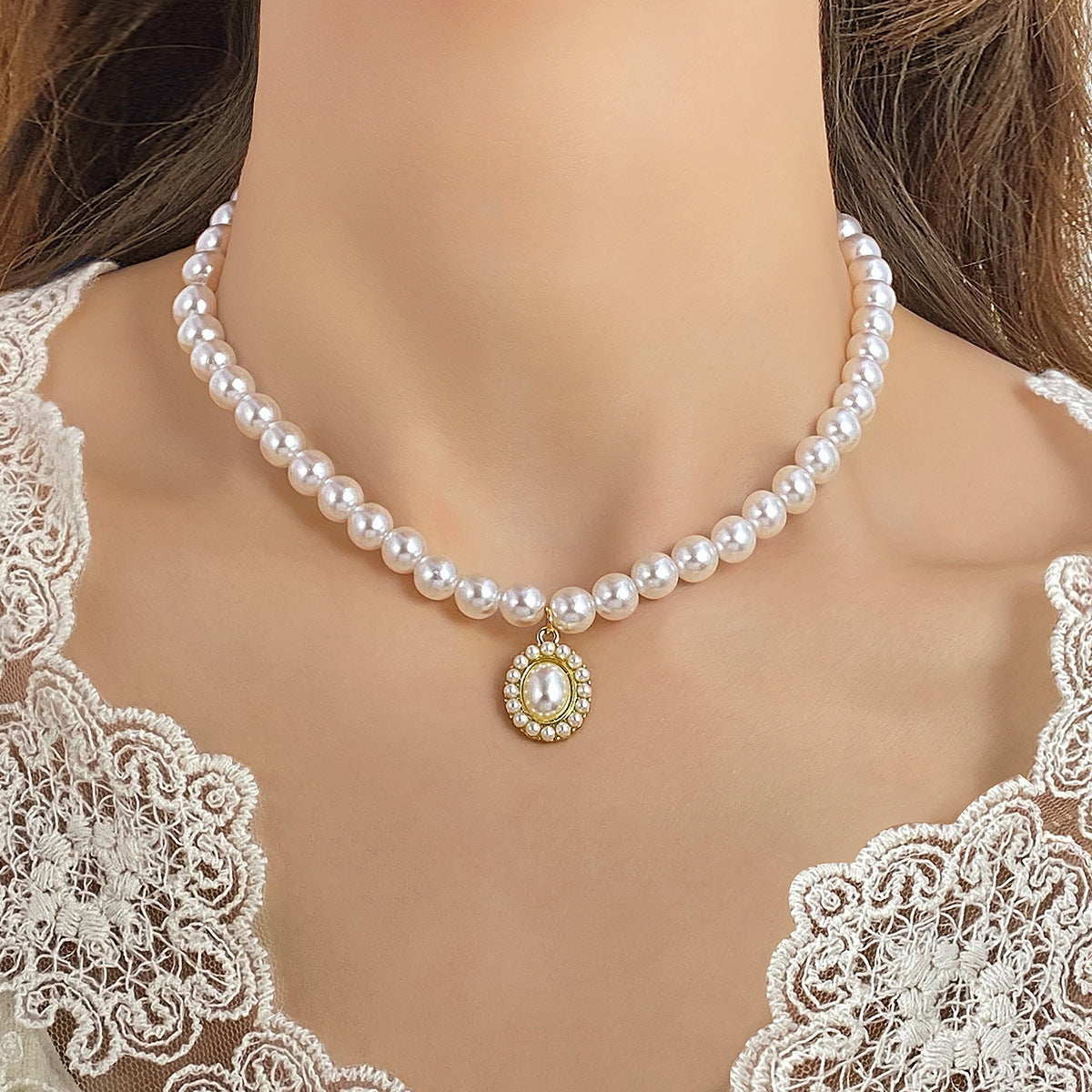 Heart Shape Necklace For Women With May Birthstone Emerald Rhinestones In Alloy, Featuring Beaded Chain
