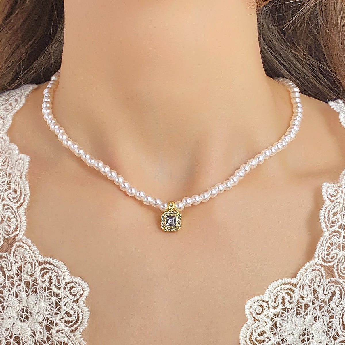 Heart Shape Necklace For Women With May Birthstone Emerald Rhinestones In Alloy, Featuring Beaded Chain