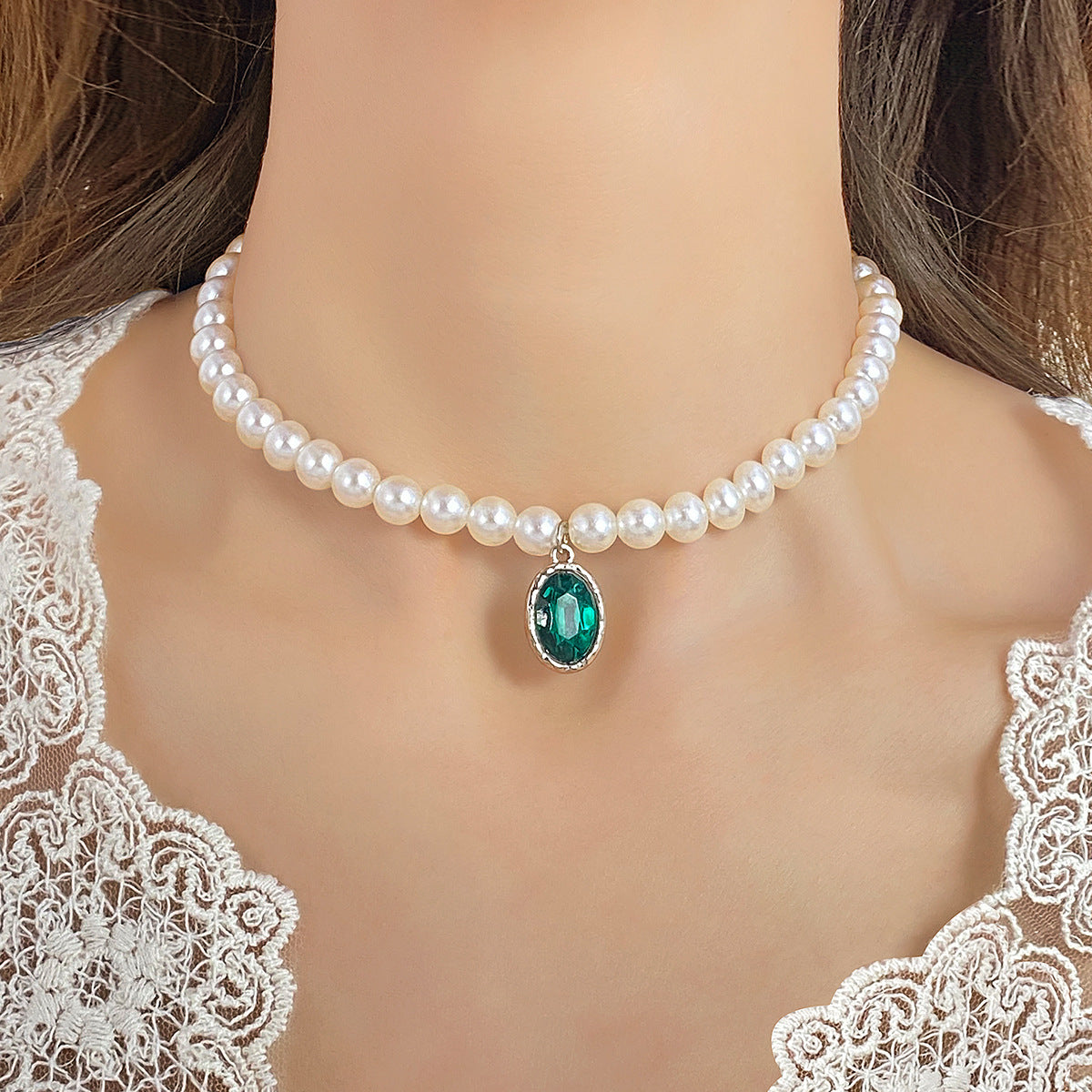 Heart Shape Necklace For Women With May Birthstone Emerald Rhinestones In Alloy, Featuring Beaded Chain