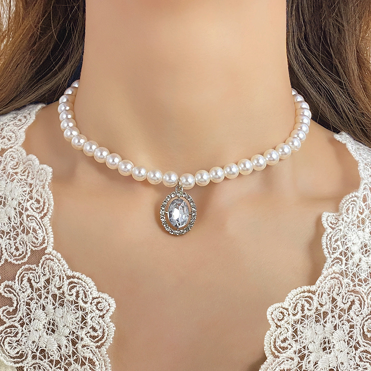 Heart Shape Necklace For Women With May Birthstone Emerald Rhinestones In Alloy, Featuring Beaded Chain
