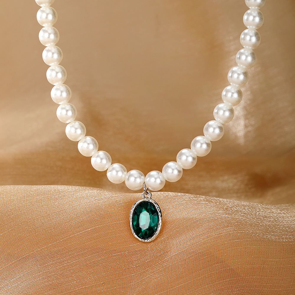Heart Shape Necklace For Women With May Birthstone Emerald Rhinestones In Alloy, Featuring Beaded Chain