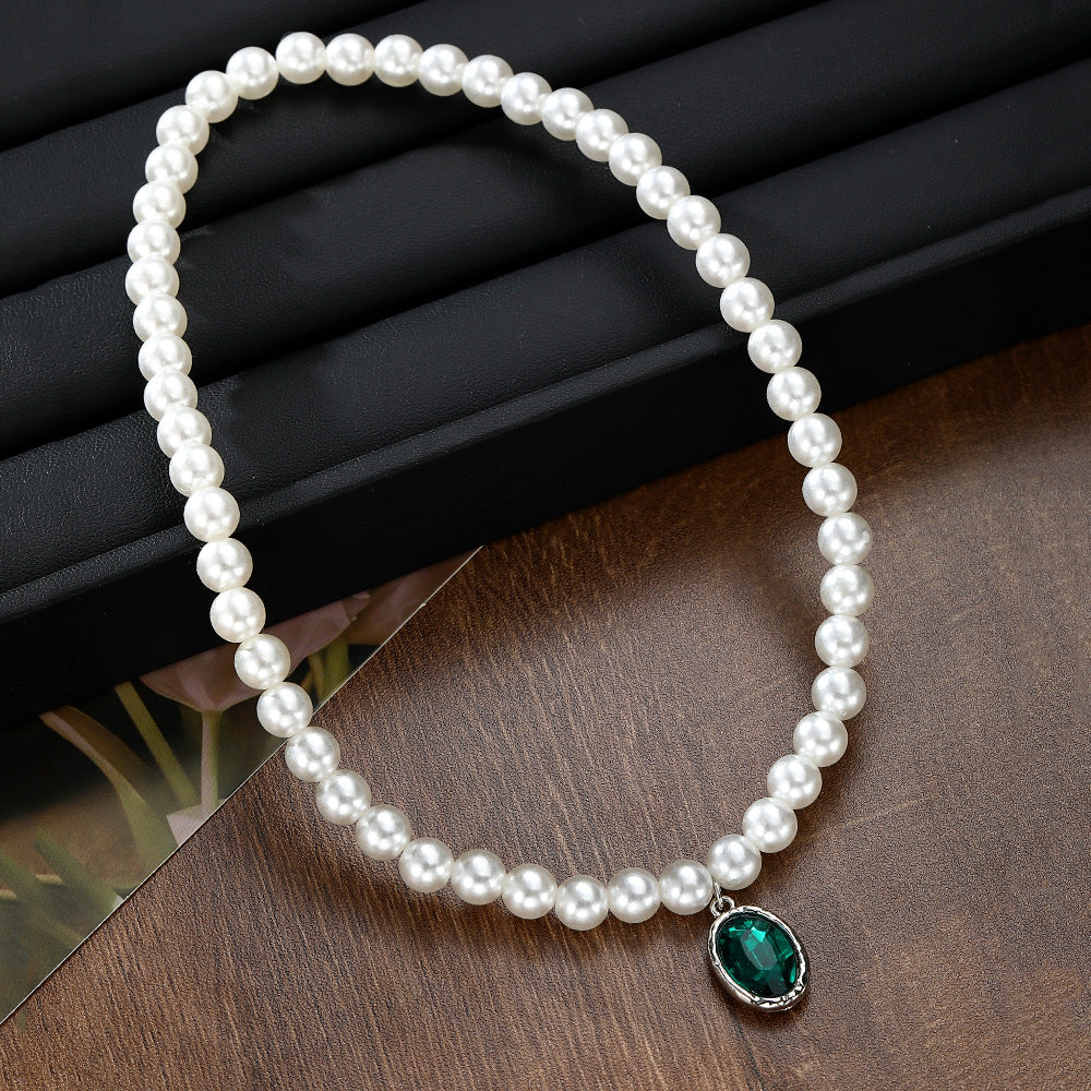 Heart Shape Necklace For Women With May Birthstone Emerald Rhinestones In Alloy, Featuring Beaded Chain