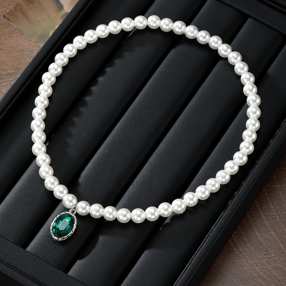 Heart Shape Necklace For Women With May Birthstone Emerald Rhinestones In Alloy, Featuring Beaded Chain