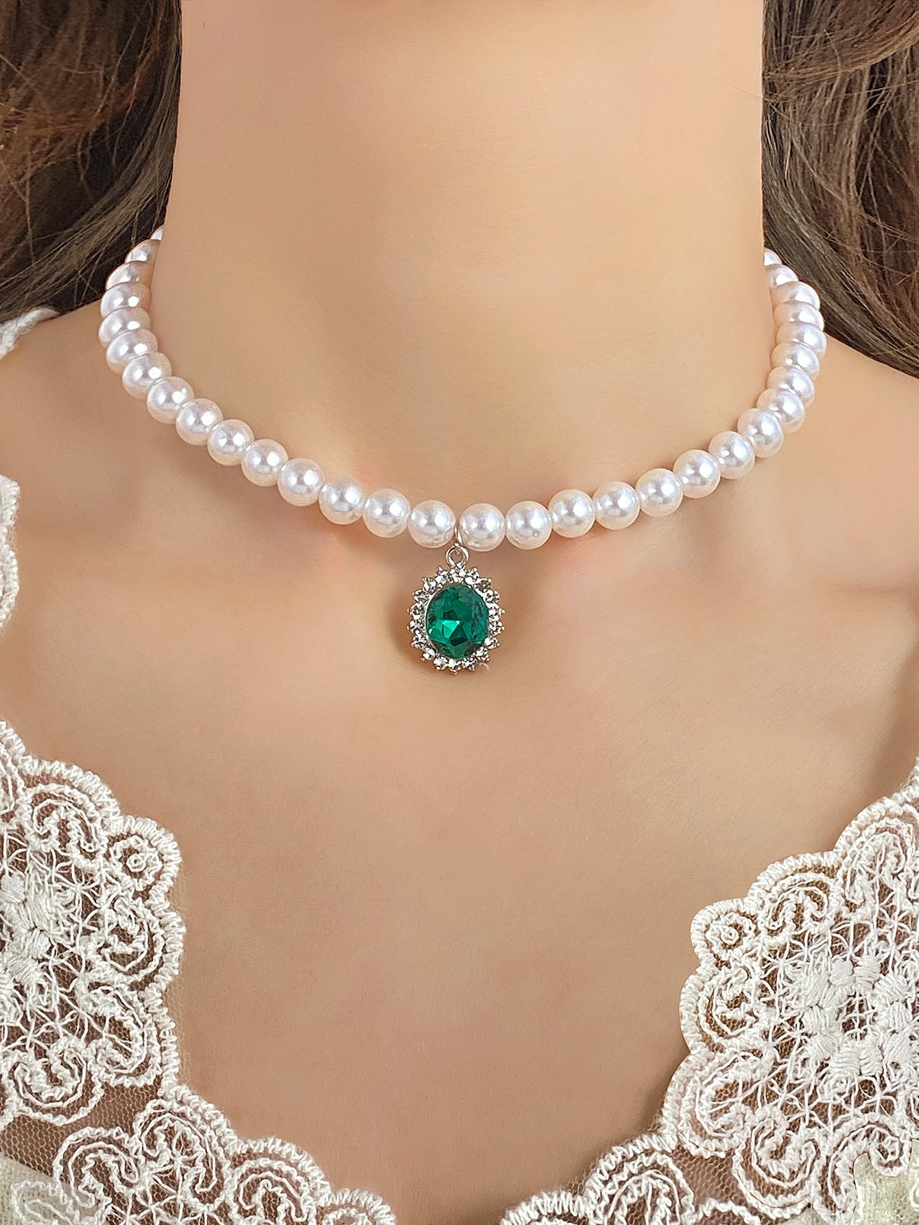 Heart Shape Necklace For Women With May Birthstone Emerald Rhinestones In Alloy, Featuring Beaded Chain