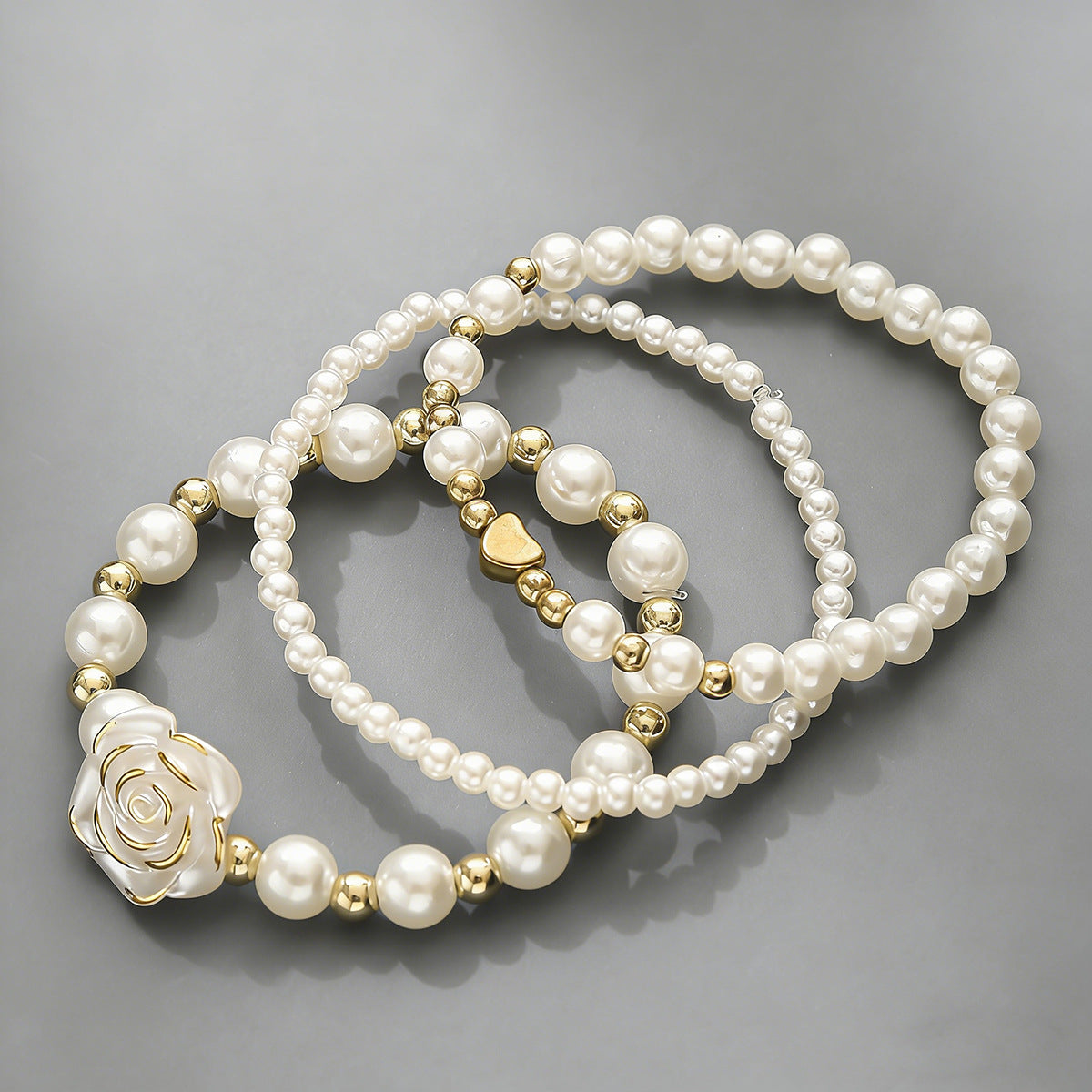 Heart Shape Bracelet For Women With Elastic String Chain, Electroplated Finish, Featuring Imitation Pearl Material
