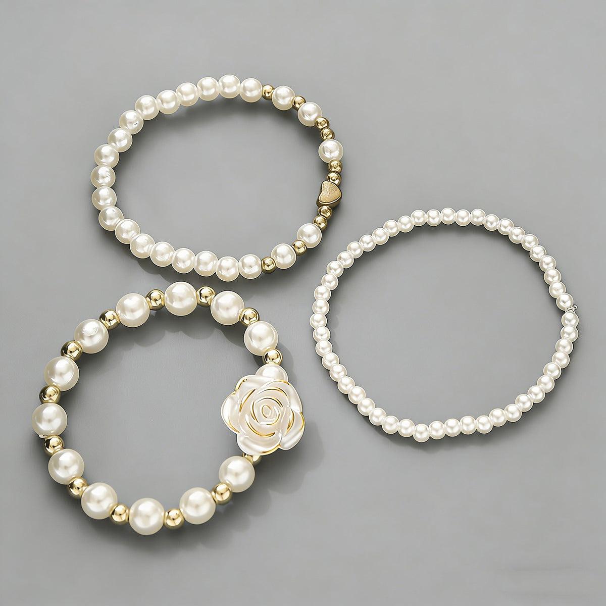 Heart Shape Bracelet For Women With Elastic String Chain, Electroplated Finish, Featuring Imitation Pearl Material