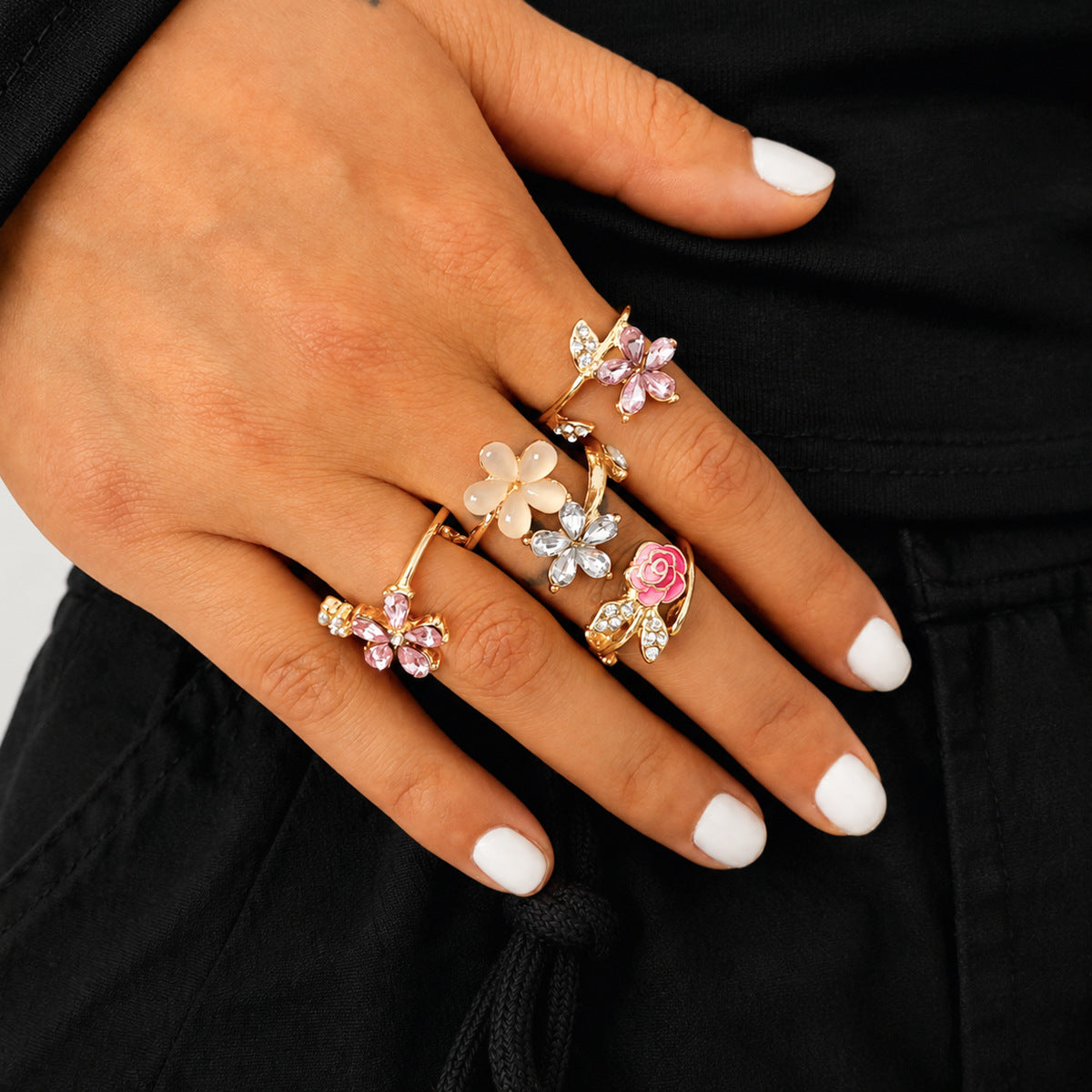 Elegant Natural Pink Flowers Rings For Women 4 Pieces Set With Enamel Craft In Zinc Alloy
