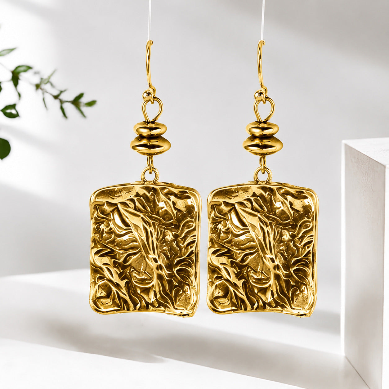 Geometric Hammered Earrings For Women Featuring Antique Gold Plating Zinc Alloy Material
