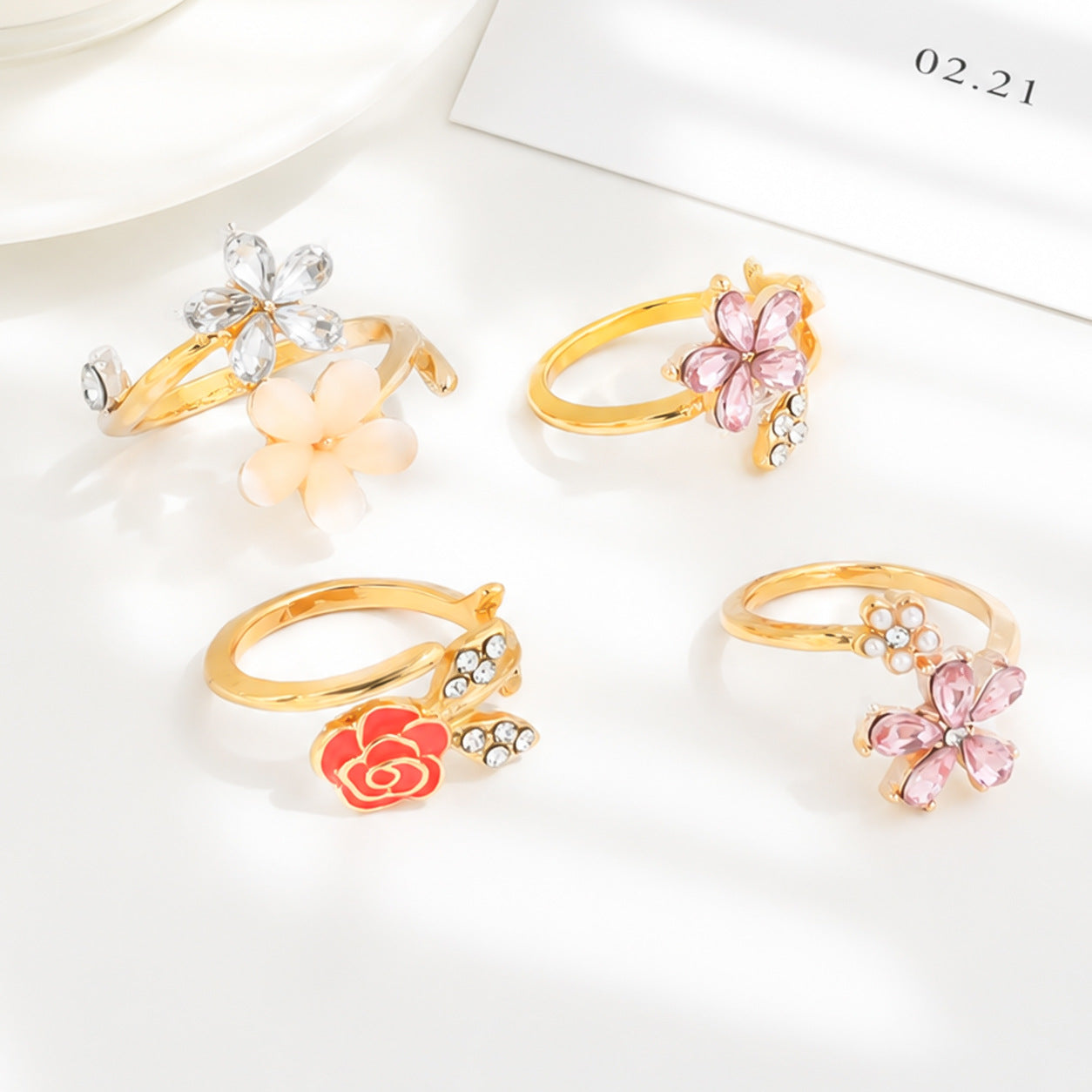 Elegant Natural Pink Flowers Rings For Women 4 Pieces Set With Enamel Craft In Zinc Alloy