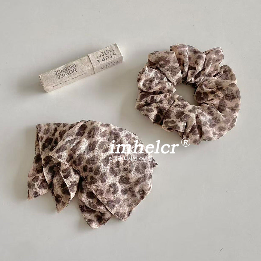 Leopard Print Scrunchie Hair Accessory In Cloth Material For Commute, Perfect For  Spring And Summer