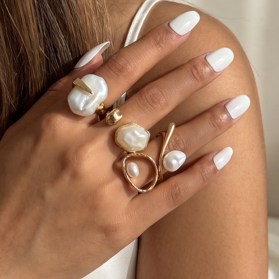 Geometric Baroque Style Unisex Ring For Everyday Wear Featuring Electroplated Alloy And Baroque Pearl Inlay