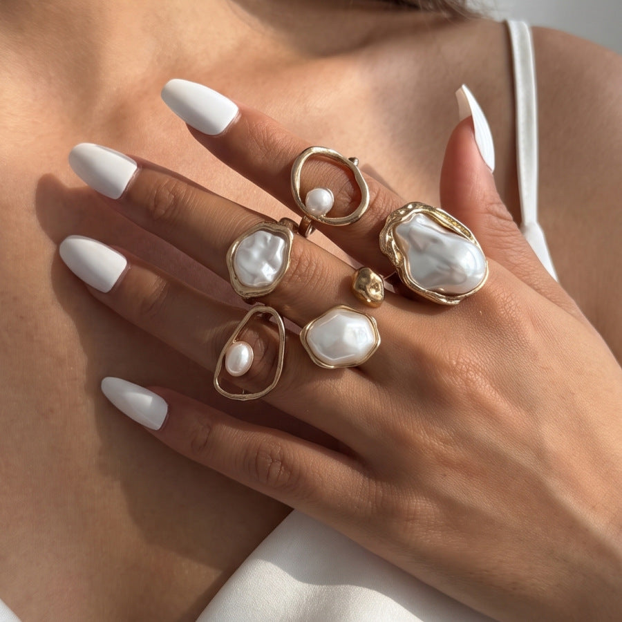 Geometric Baroque Style Unisex Ring For Everyday Wear Featuring Electroplated Alloy And Baroque Pearl Inlay