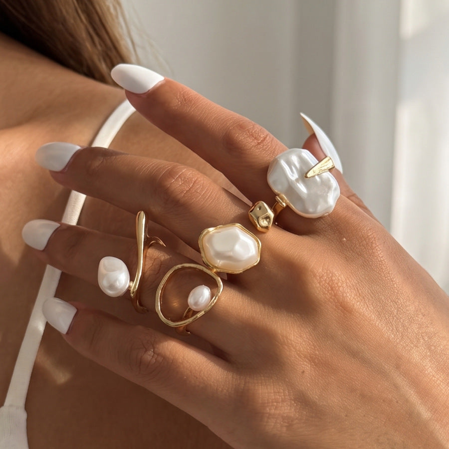 Geometric Baroque Style Unisex Ring For Everyday Wear Featuring Electroplated Alloy And Baroque Pearl Inlay