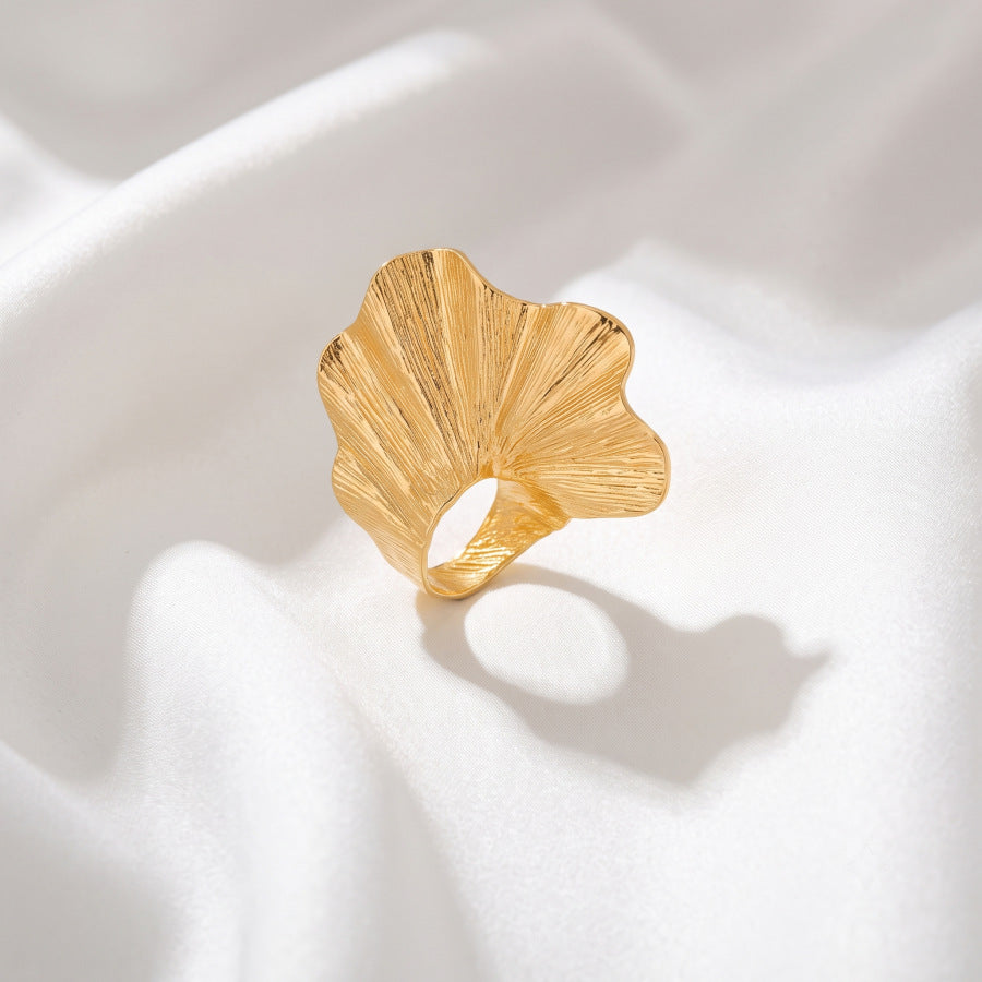 Exaggerated Ginkgo Leaf Ring For Women In Alloy With Electroplated Finish
