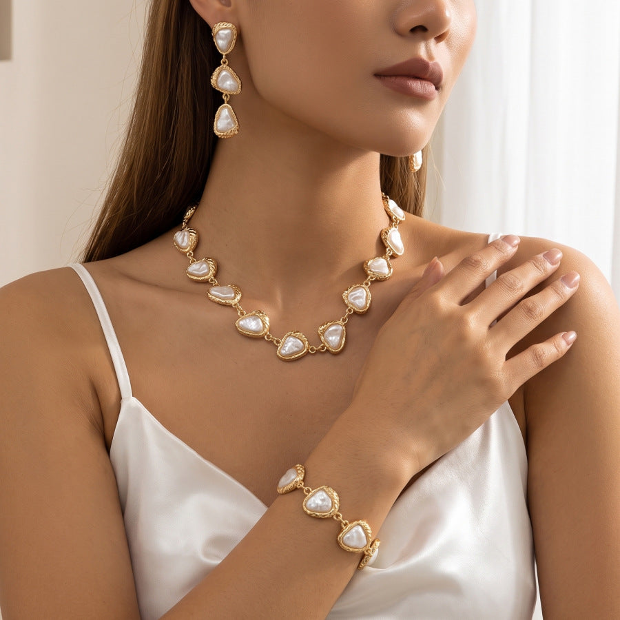 Exaggerated Women’s Jewelry Set Featuring Irregular Pattern And Asymmetrical Design In Electroplated Alloy