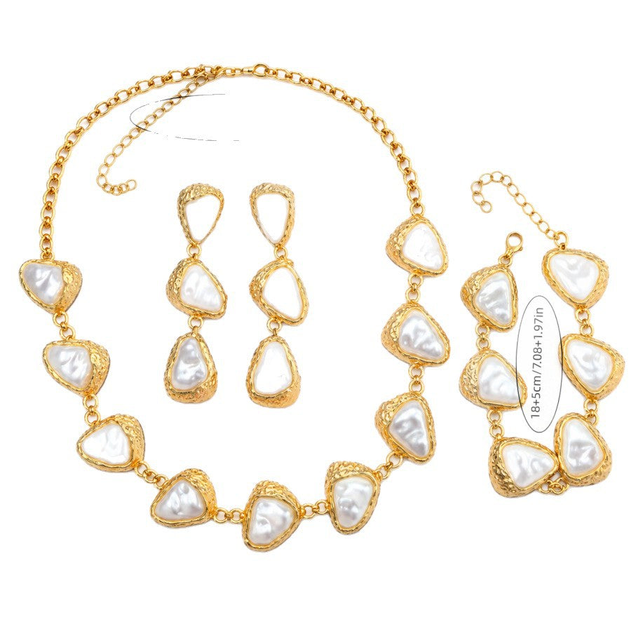Exaggerated Women’s Jewelry Set Featuring Irregular Pattern And Asymmetrical Design In Electroplated Alloy