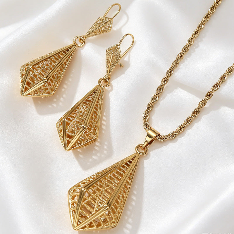 Unisex Geometric Jewelry Set Featuring Electroplated Golden Plated Alloy With Twisted Rope Chain