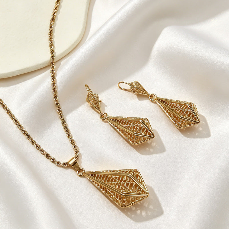 Unisex Geometric Jewelry Set Featuring Electroplated Golden Plated Alloy With Twisted Rope Chain