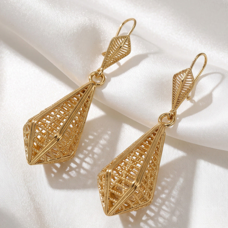 Unisex Geometric Jewelry Set Featuring Electroplated Golden Plated Alloy With Twisted Rope Chain