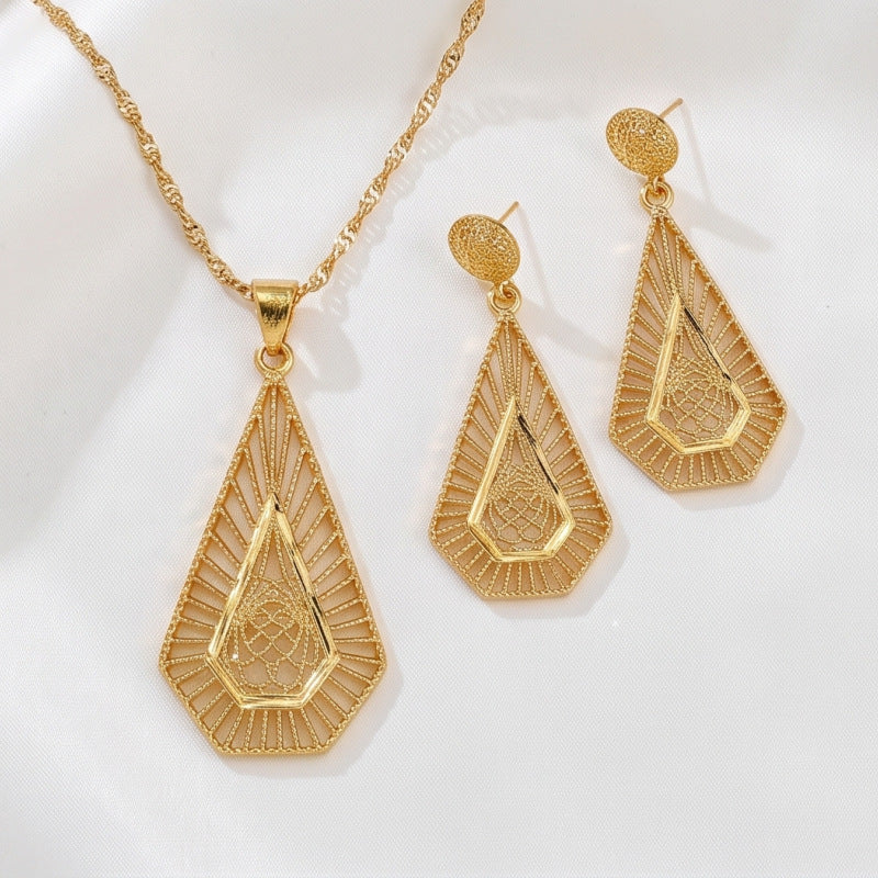 Gold Electroplated Alloy Jewelry Set Featuring Flower Pattern With Carving Craftsmanship, 1 Set